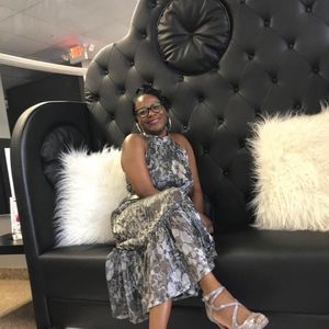 Meet your Posher, Sharon